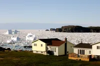 sea ice off the coast of nunavut